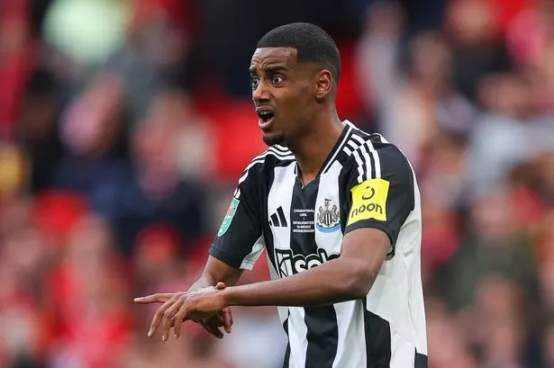 Alexander Isak transfer fee justified by Arne Slot – “this is part of our model” 