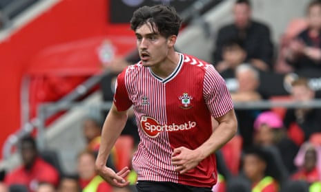 Anthony Elanga responds to Tino Livramento's message after Newcastle latest