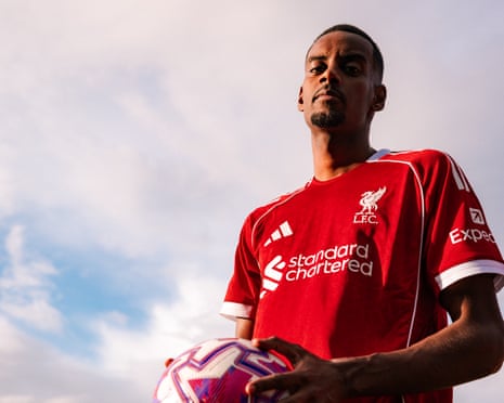 Ex-star delivers damning verdict on Alexander Isak's message to Newcastle fans
