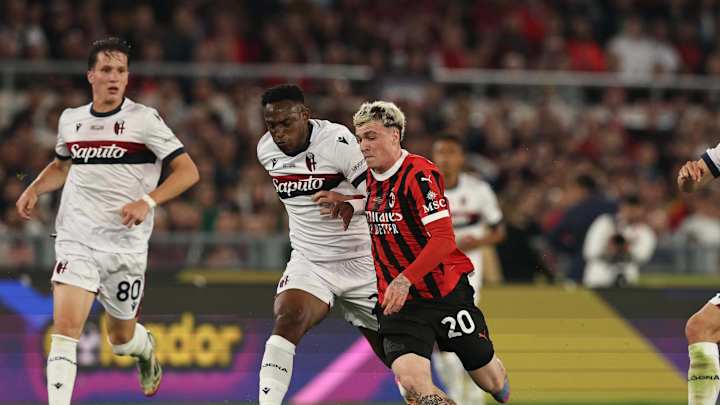 Gary Neville unimpressed by Arsenal marquee signing - 'he's scruffy'