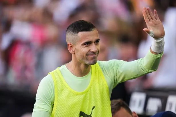 Liverpool star shows his true colors as ex-teammate announces retirement