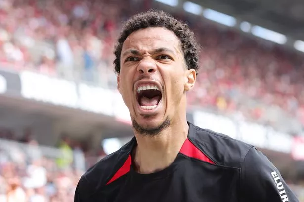 Bryan Mbeumo reacts to Yoane Wissa's message after he signs for Newcastle
