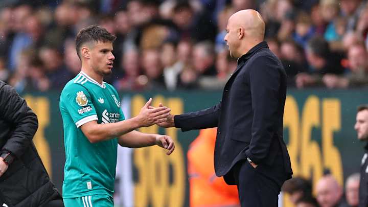 Roy Keane and Micah Richards in agreement over brutal Arne Slot decision against Burnley