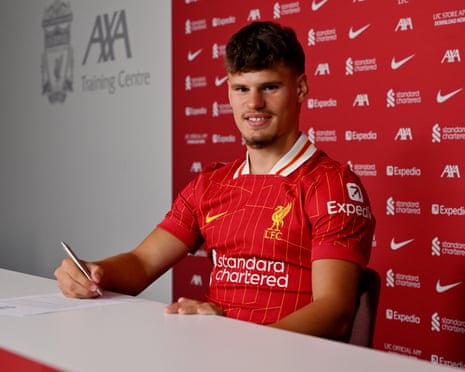 Report: ‘Special’ Liverpool target still considering his future as Reds could make January swoop 
