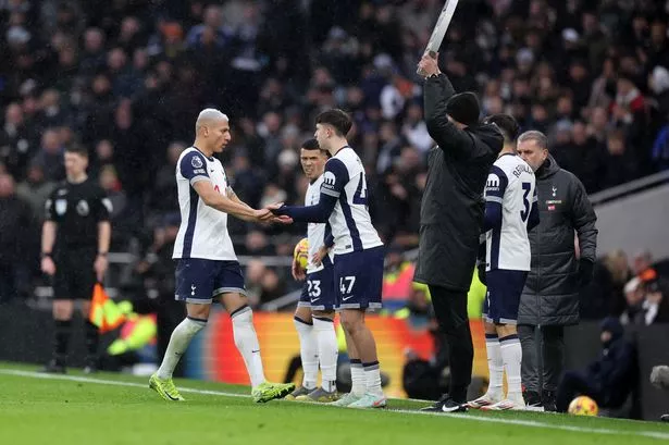 'Wrong on all counts' - Ex-PGMOL chief slams Chris Kanavagh over Man United penalty controversy