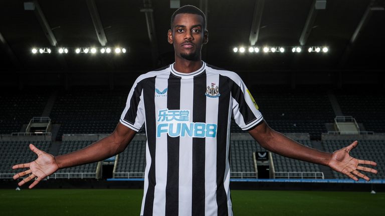 TAW Reaction Special: Alexander Isak Deal Done – Mark Douglas